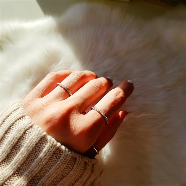 Gypsophila Circle Gold Zirconia Ring