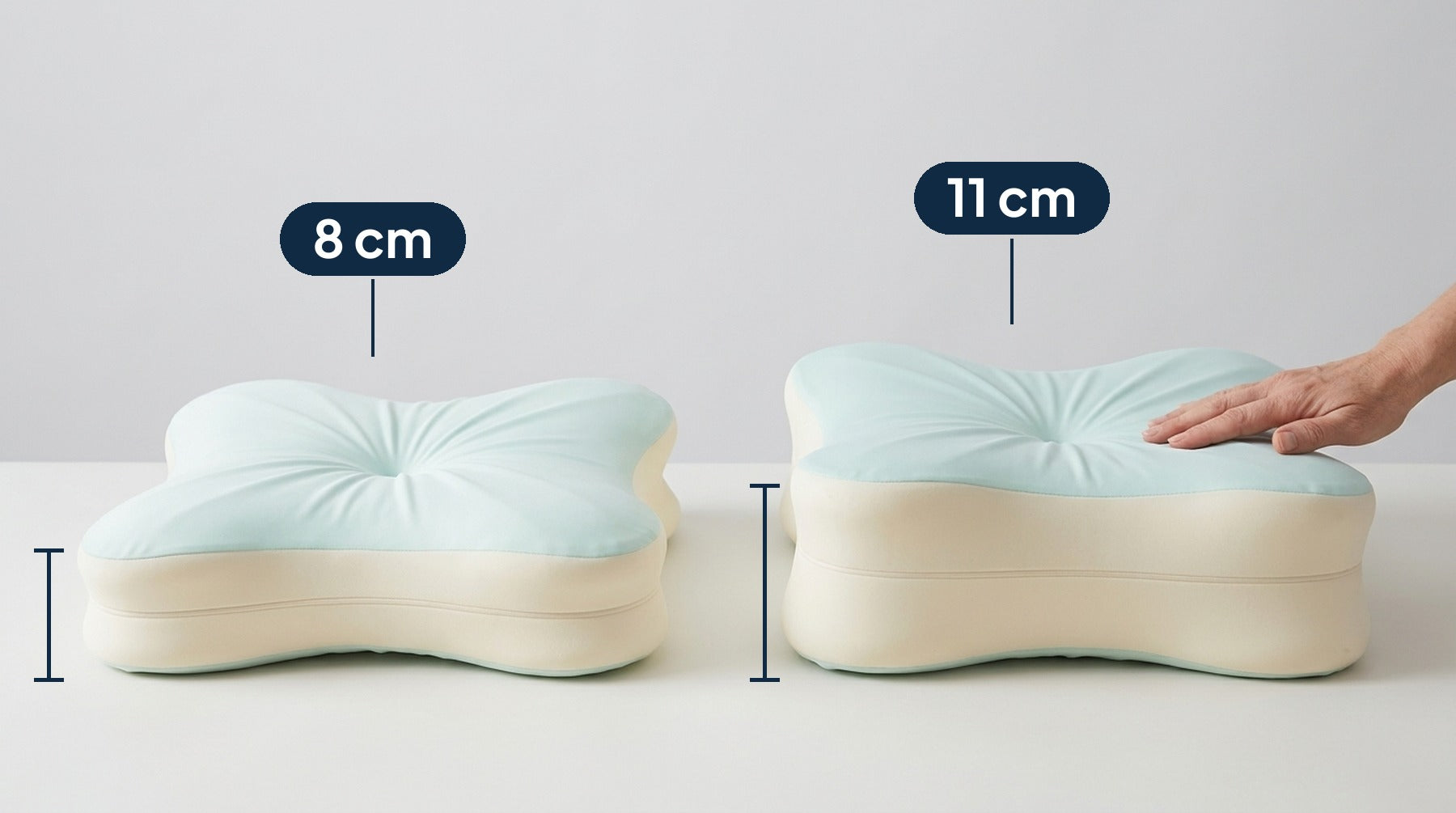 The pillow shown both ways, labelled 8 cm and 11 cm