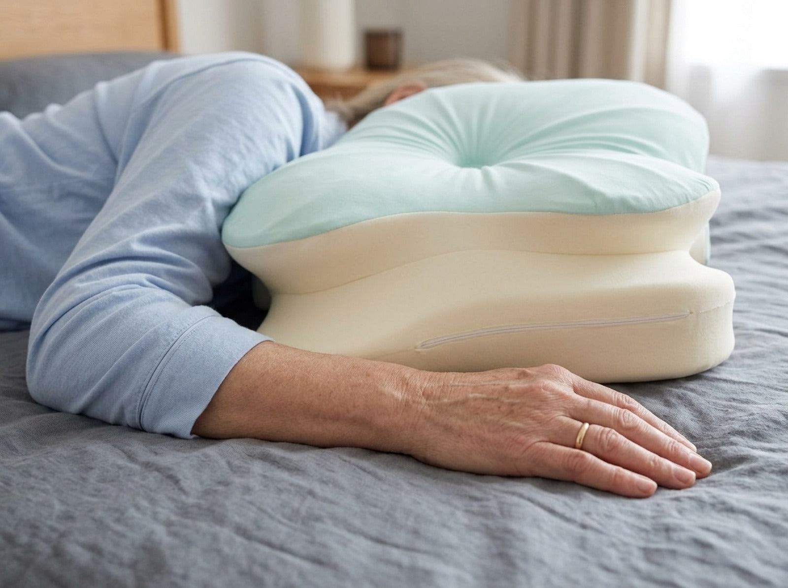 Forearm resting in the arm channel
